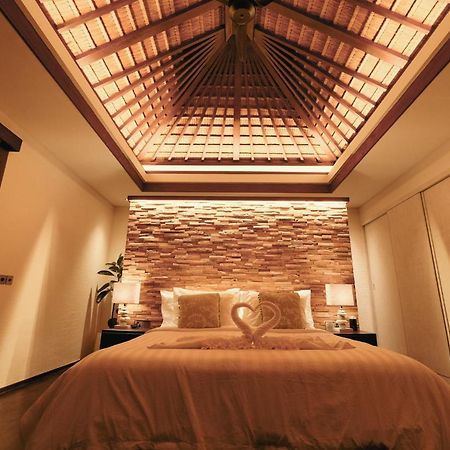 Sunset Palms Beach Villa Jimbaran Exterior foto