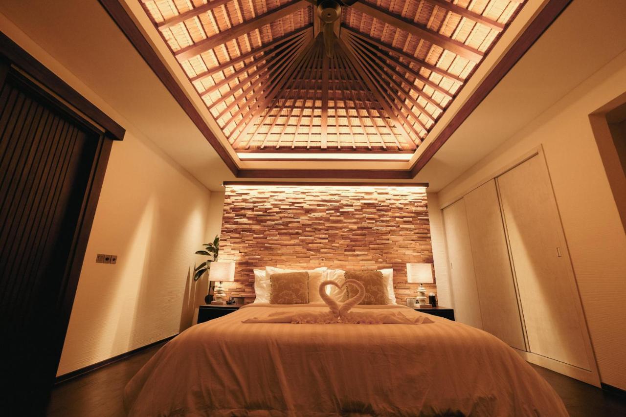 Sunset Palms Beach Villa Jimbaran Exterior foto